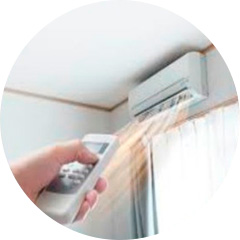 Cliente utilizando controle de ar